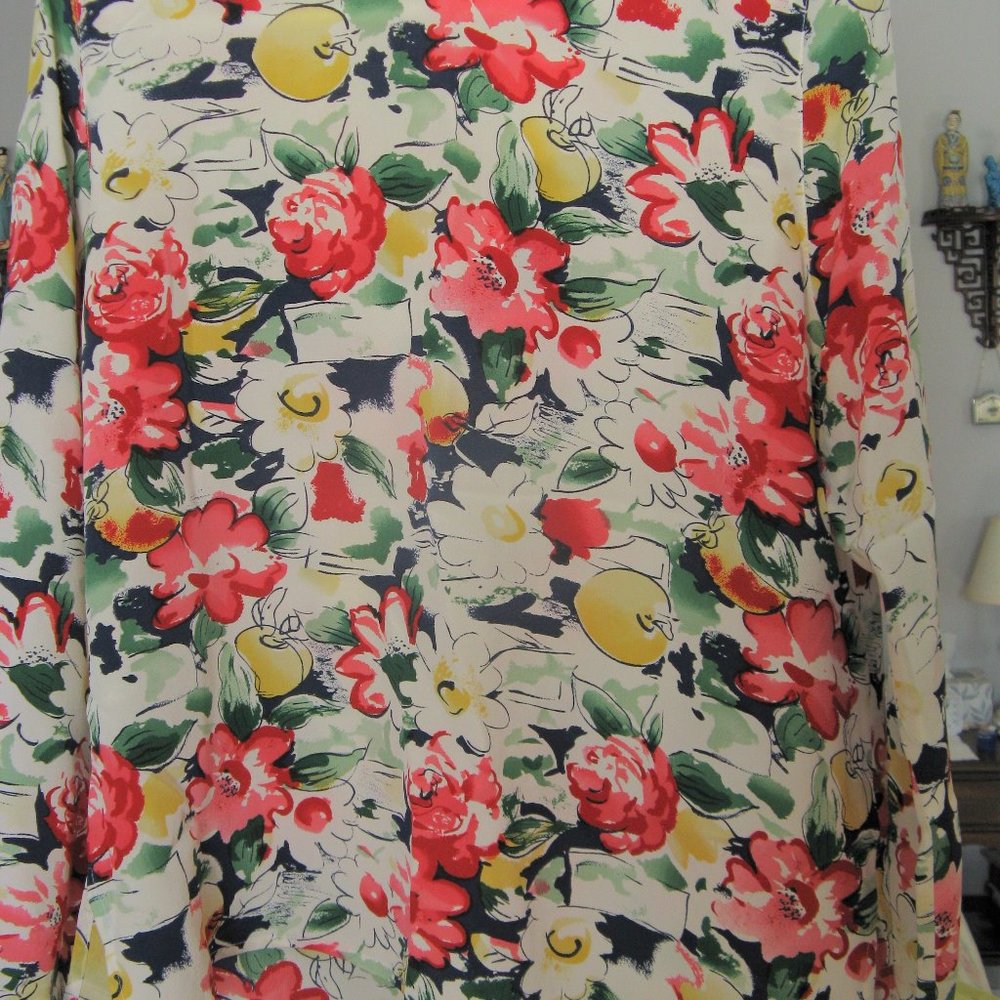 VINTAGE 80s-90s 100% SILK BLOUSE SIZE SMALL